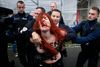 Femen-medlemmer dukker jævnligt op ved offentlige Marine Le Pen-arrangementer. Foto: Francois Mori