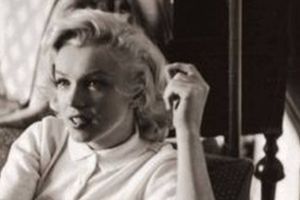 Man skulle tro, at enhver sten var vendt, men nej: ny bog med usete fotos af Monroe.