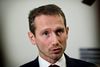 - Undskyld min direkte sprogbrug, men hun skal simpelt hen ikke pisse på Danmark. Jeg vil ikke finde mig i, at noget så nederdrægtig forkert bliver fortalt, siger Kristian Jensen. Foto: Jens Dresling/Polfoto