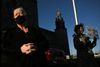For at modvirke smitten har Irland indført en lang række restriktioner - blandt andet på gudstjenester, hvilket der var protester over mandag i Galway. Foto: REUTERS/Clodagh Kilcoyne/File Photo