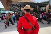 Et stort antal amerikanere var, allerede inden det endelige resultat foreligger, ved at undersøge muligheden for at immigrere til Canada. Foto: Eugene Hoshiko/AP