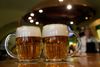 Storforbrugere af alkohol får langt oftere demens. Det viser et nyt studie fra Frankrig. Foto: Petr David Josek/AP