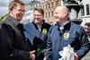 De Konservative ledere i partidress skød valgkampen i gang ved Storkespringvandet i København. Partiformanden, Søren Pape Poulsen, fik selskab af Brian Mikkelsen (i midten) og Bendt Bendtsen (tv). Foto: Stine Bidstrup