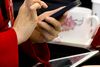 Hashtagget – # – skal få Facebook op i fart og rive væggen til de lukkede venneforums ned. Lige som på Twitter. Foto: Alexander F. Yuan/AP
