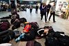 Politikerne mener ikke, at passagerne får for høje erstatninger, når deres fly er forsinkede.