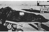 Dette foto stammer fra Luftvåbenets "The Roswell Report", der blev frigivet i juni 1997. Rapporten omhandler "UFO"-episoden i Roswell i 1947. På ballonflyvninger blev test-dummies benyttet og placeret i isolationsposer for at beskytte temperaturfølsomt udstyr. Disse poser kan have lignet det, som mindst et øjenvidne har beskrevet som ligposer, der blev anvendt til at fjerne døde rumvæsener efter UFO's nedstyrtning ved Roswell. Arkivfoto: AP