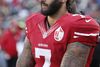 Colin Kaepernick har indtil videre ikke kommenteret sin situation, hvor han står uden kontrakt. Fans og ikke mindst klubejere har vendt ham ryggen. Foto: AP/Tony Avelar