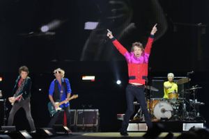 The Rolling Stones er aktuel med et nyt album. I oktober optrådte bandet til en koncert i Californien. Fra venstre er det Ronnie Wood, Keith Richards, Mick Jagger og Charlie Watts. Foto: Richard Shotwell, AP